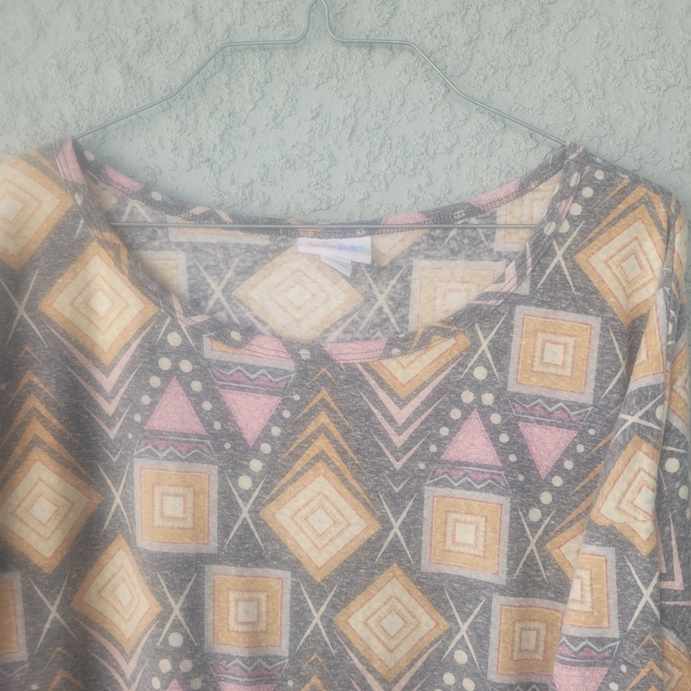 New LuLaRoe Irma Tunic Cover Up Swim Pool Geometric Oversized Shirt - Picture 7 of 8